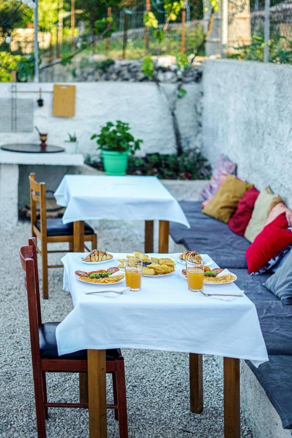 Patio Rooms จีโรคาสเตอร์ ภายนอก รูปภาพ
