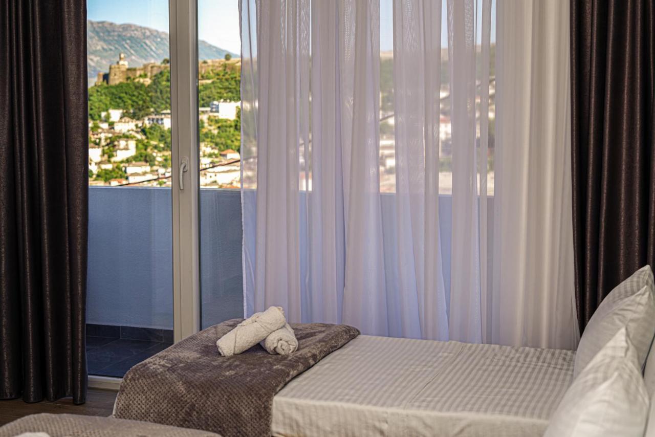Patio Rooms จีโรคาสเตอร์ ภายนอก รูปภาพ