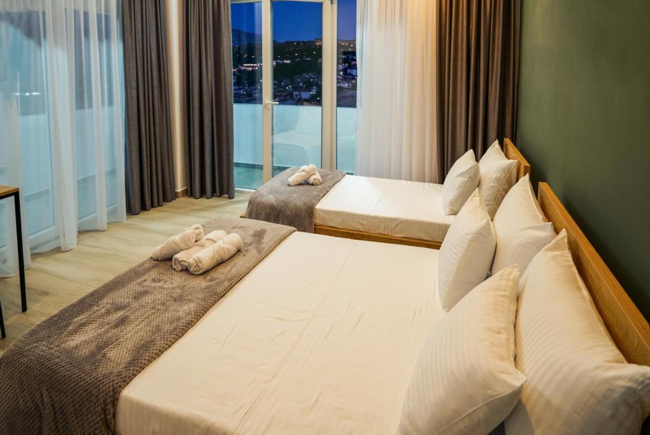 Patio Rooms จีโรคาสเตอร์ ภายนอก รูปภาพ