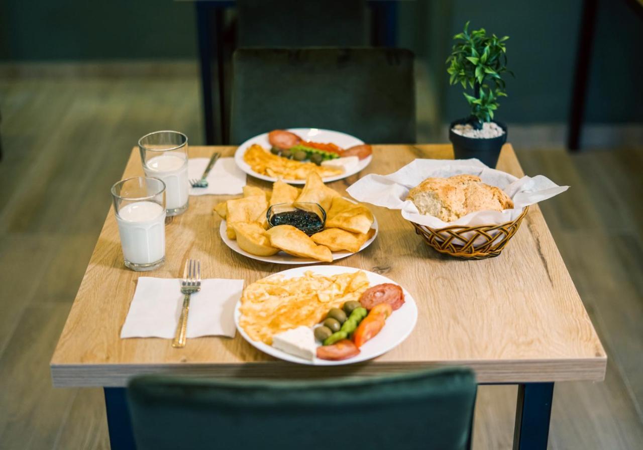 Patio Rooms จีโรคาสเตอร์ ห้อง รูปภาพ