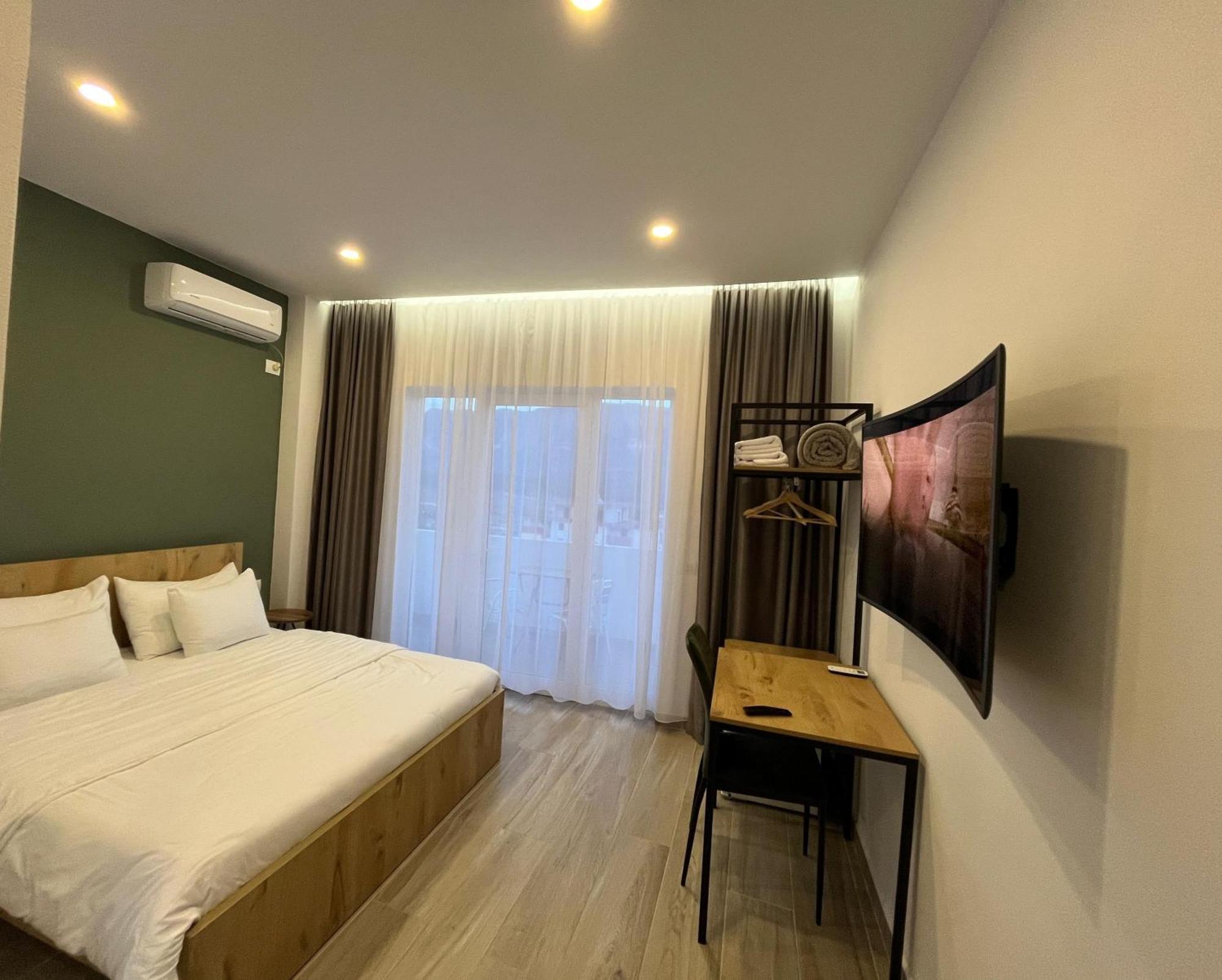 Patio Rooms จีโรคาสเตอร์ ภายนอก รูปภาพ